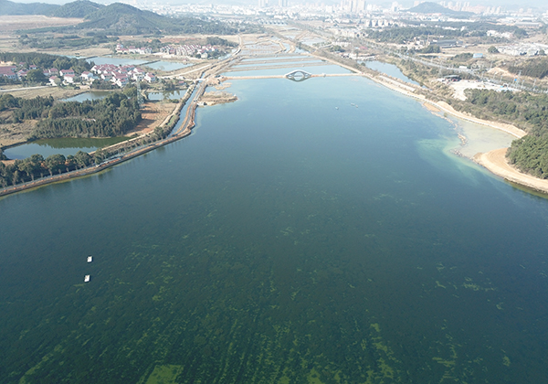 國(guó)內(nèi)縣域廠(chǎng)、網(wǎng)、河、湖一體化綜合治理標(biāo)桿<br />
<br />
“系統(tǒng)治水、生態(tài)治水、智慧治水，科學(xué)治水”治理理念，為江西省水環(huán)境綜合治理提供可復(fù)制、可推廣的優(yōu)秀經(jīng)驗(yàn)和成熟模式，奮力打造“美麗中國(guó)”江西樣板。